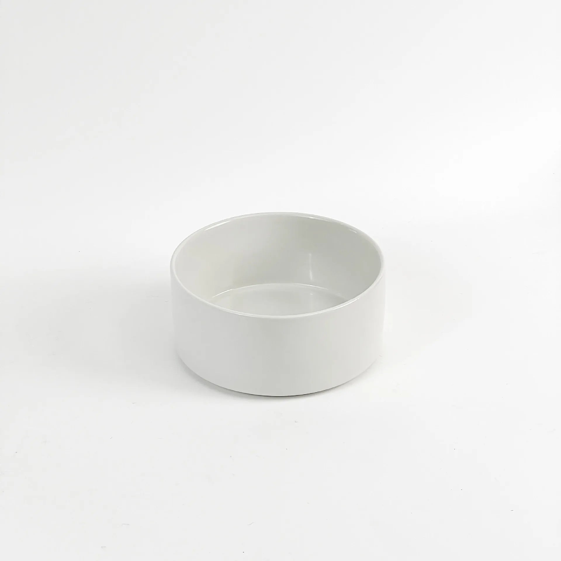 Elevated Ceramic Cat Bowl – Double Bowl with Wooden Stand for Neck Protection