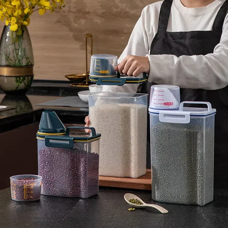 Conteneur hermétique pour croquettes – boîte de rangement avec doseur 1,5 kg / 2 kg
