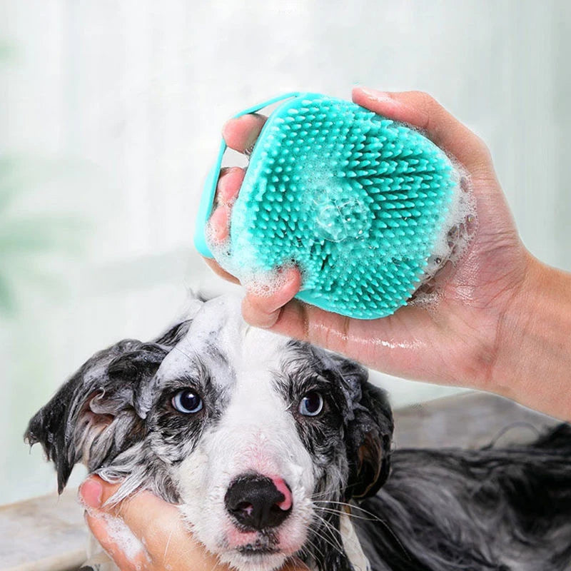 Brosse de bain en silicone pour chien et chat – brosse de toilettage avec réservoir